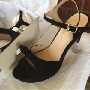 Eva Mendes black high heels NWT size 9